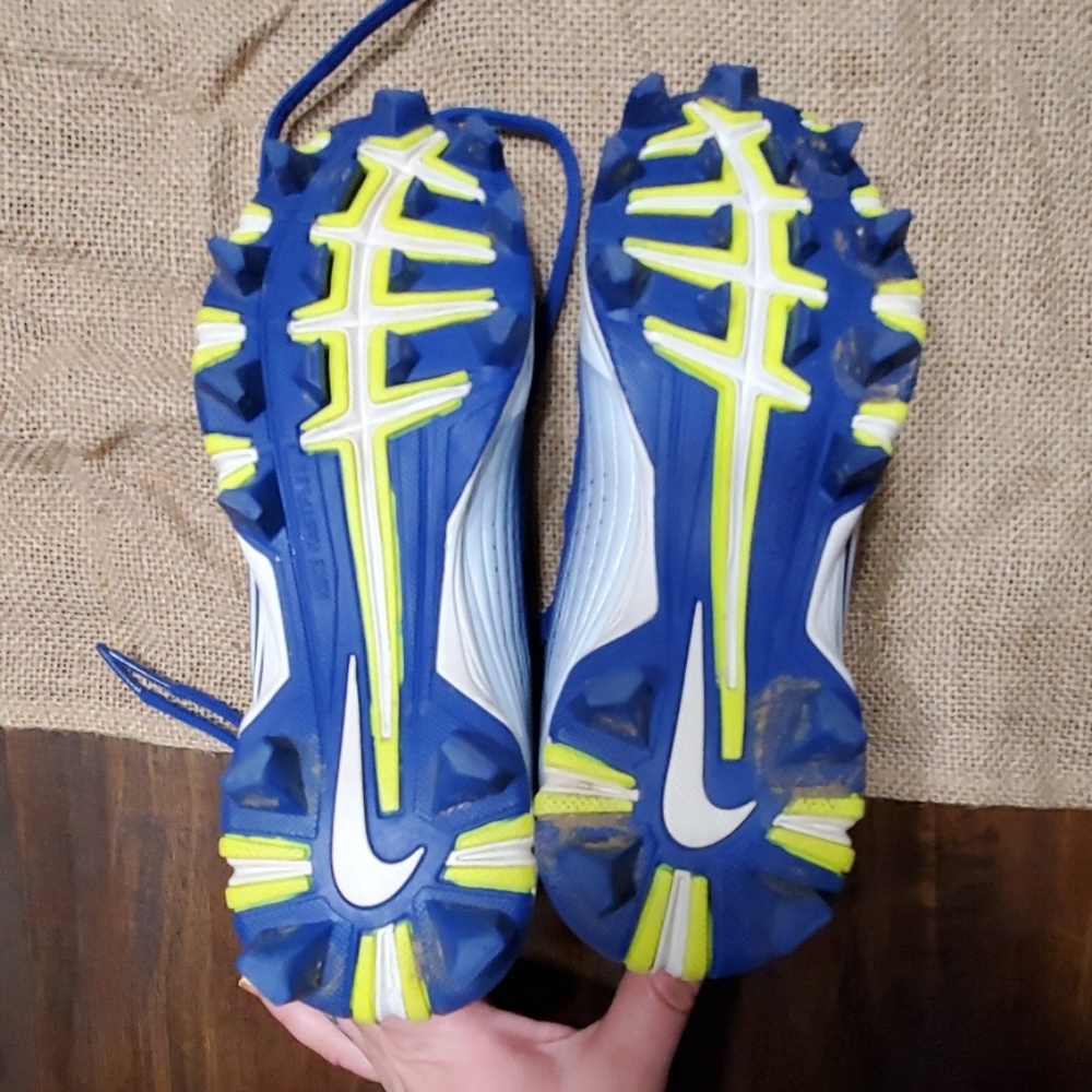 Cleats - Picture 3 of 4